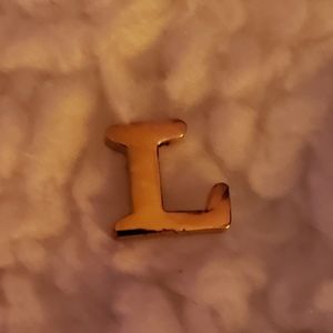 1983 AVON Fashion Jewelry Monogram Initial "L" Great Keepsake.